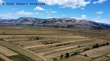 Dinárské hory z dronu poblíž obce Bukovica