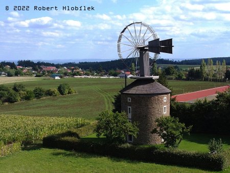 Větrný mlýn Ruprechtov z dronu