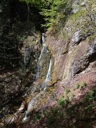 Kľacký vodopád, výška 30 m
