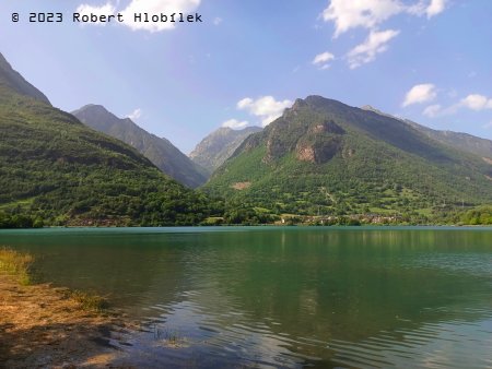 Vodní nádrž Linsoles (Embalse de Linsoles) u obce Grist (Eriste), Aragonie