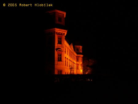 Holešovský zámek v noci