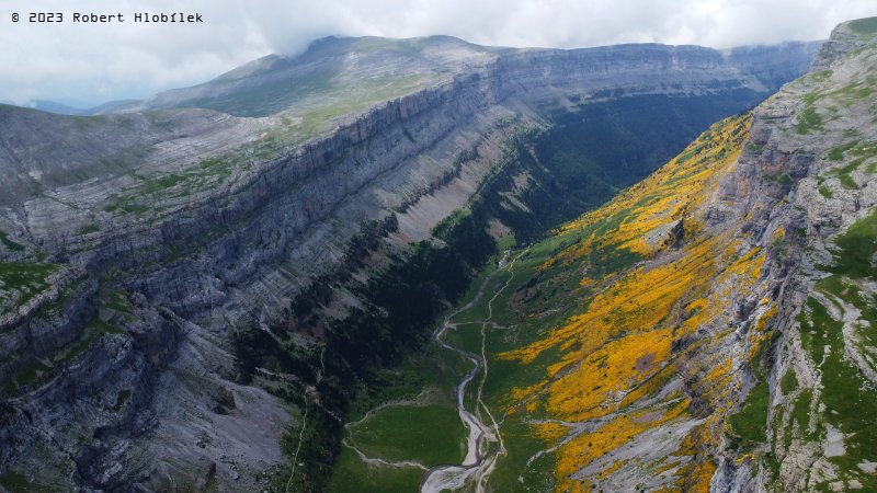 11 km dlouhý kaňon Ordesa v národním parku Ordesa y Monte Perdido