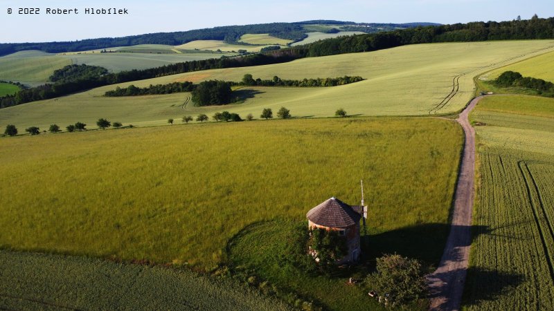 Větrný mlýn Kunkovice z dronu