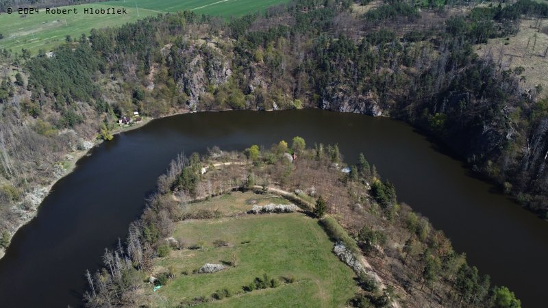 Vodní nádrž Dalešice z dronu