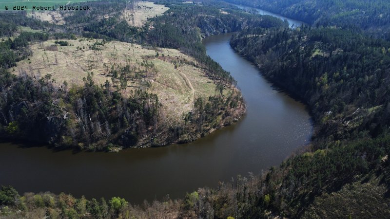 Vodní nádrž Dalešice z dronu