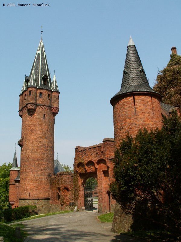 Věže Červeného zámku