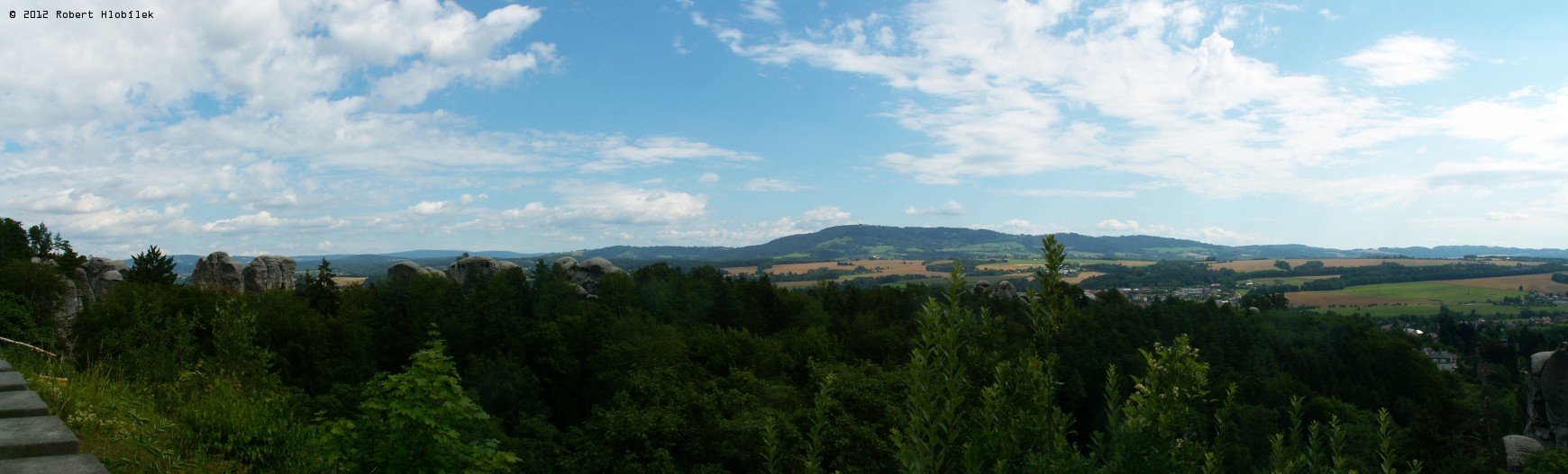 Pohled ze zámku Hrubá Skála